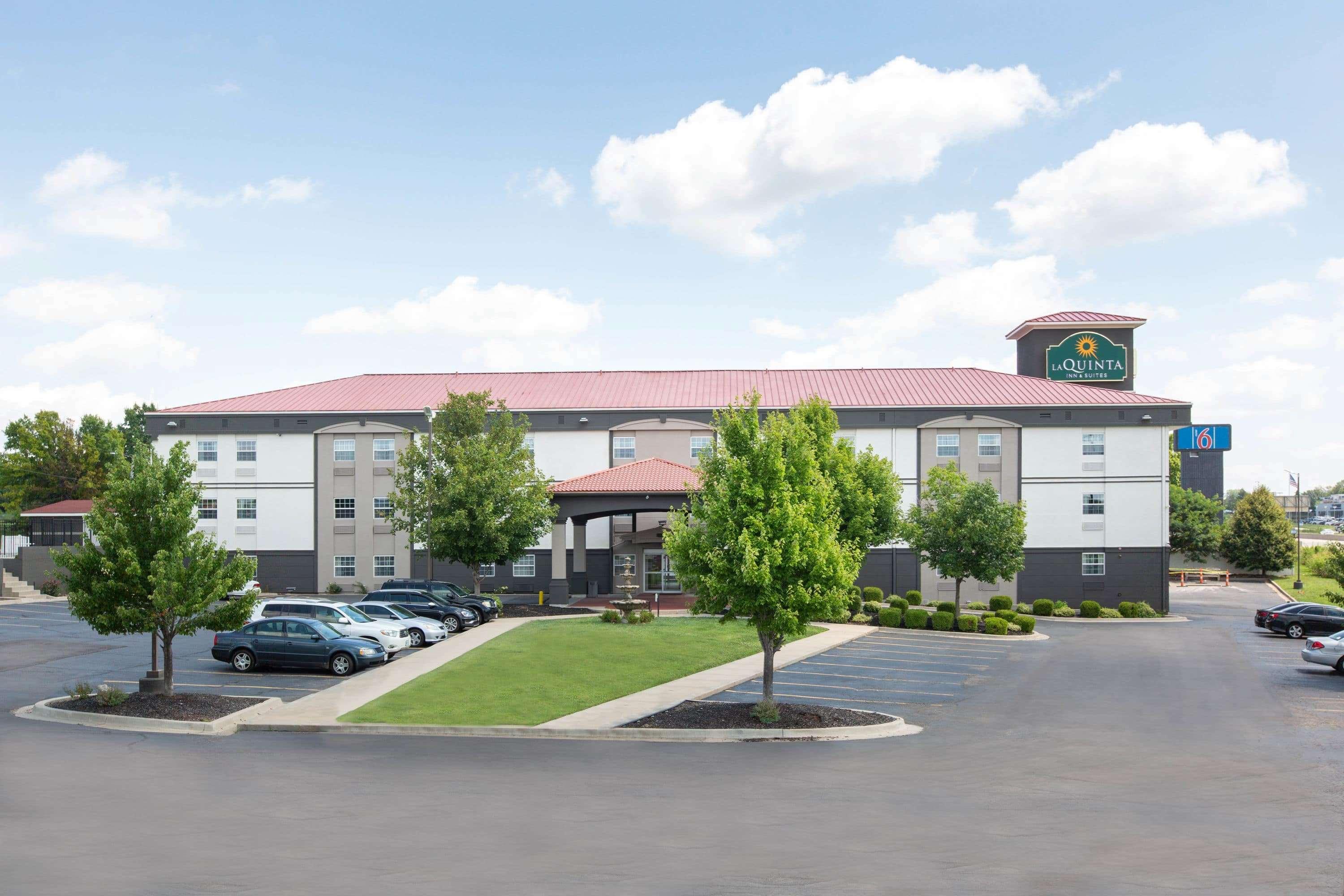 Hotel La Quinta By Wyndham Blue Springs Exterior foto